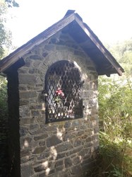 Borne-potale de Notre-Dame du Perpétuel Secours - Membre