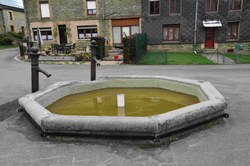 Fontaine octogonale - Sugny
