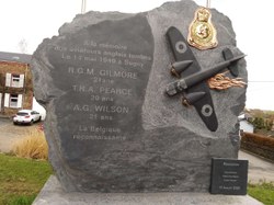 Stèle commémorative aux 3 aviateurs anglais abattus - Sugny