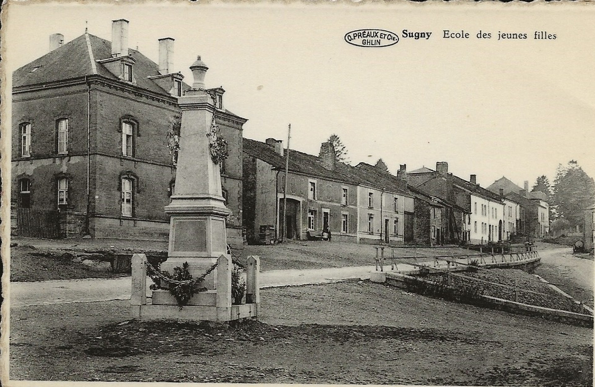 FR 014 A02 Monument aux morts