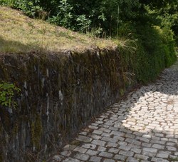 Mur en pierres sèches "Perré" - Alle