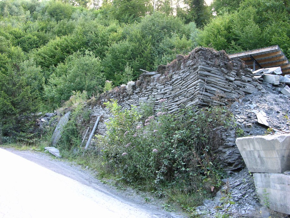 MR 153 02