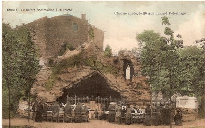 Grotte avec Soeurs cp ancienne.jpg grotte avec soeurs cp ancienne.jpg