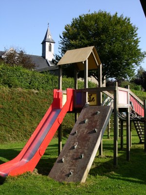 2006 - Orchimont - plaine jeux redim.jpg